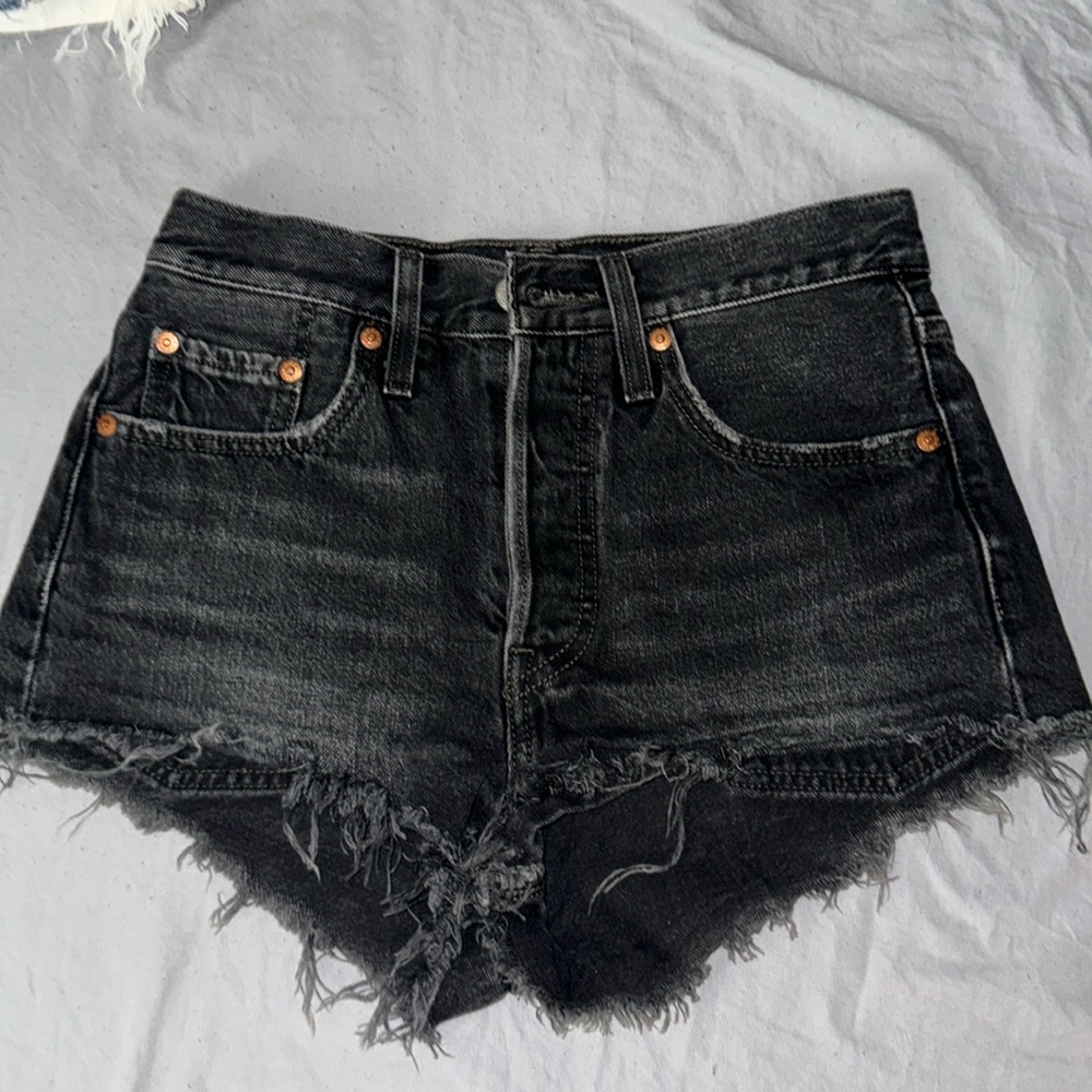 Levi's black Jean micro shorts size 25🖤